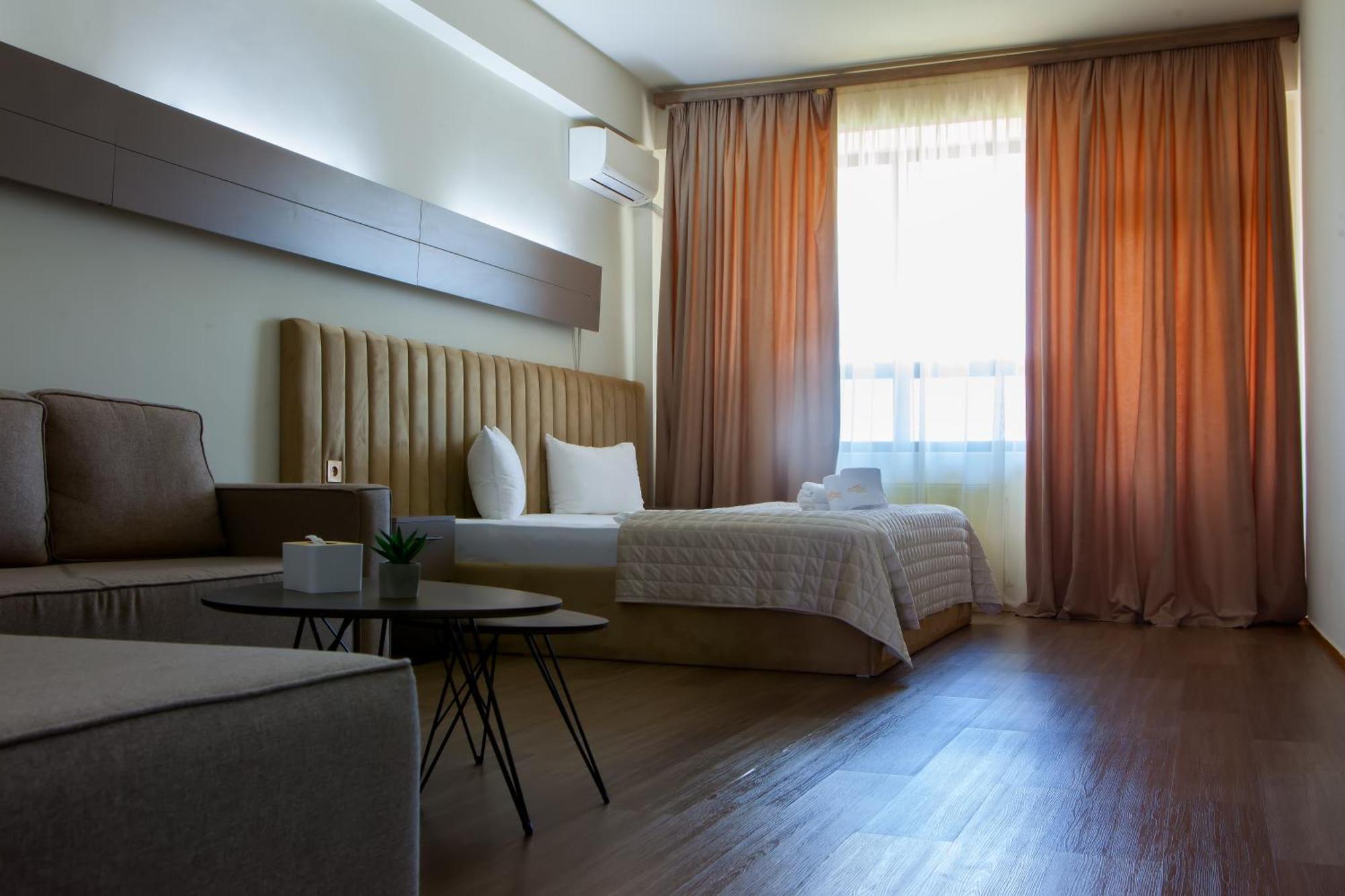 Cross Resort Hotel Jerevan Eksteriør billede