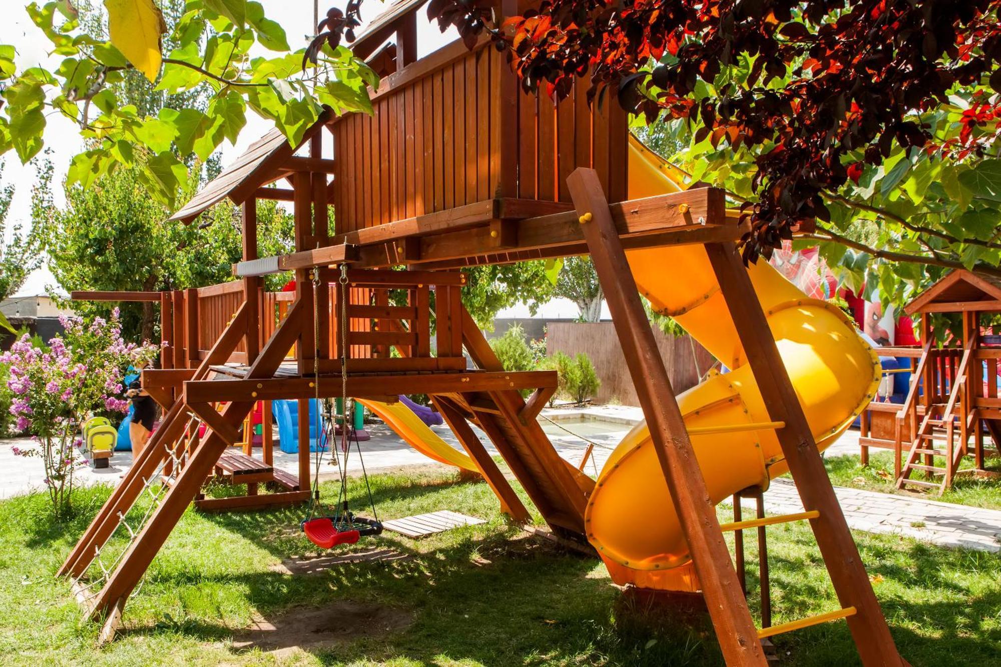 Cross Resort Hotel Jerevan Eksteriør billede