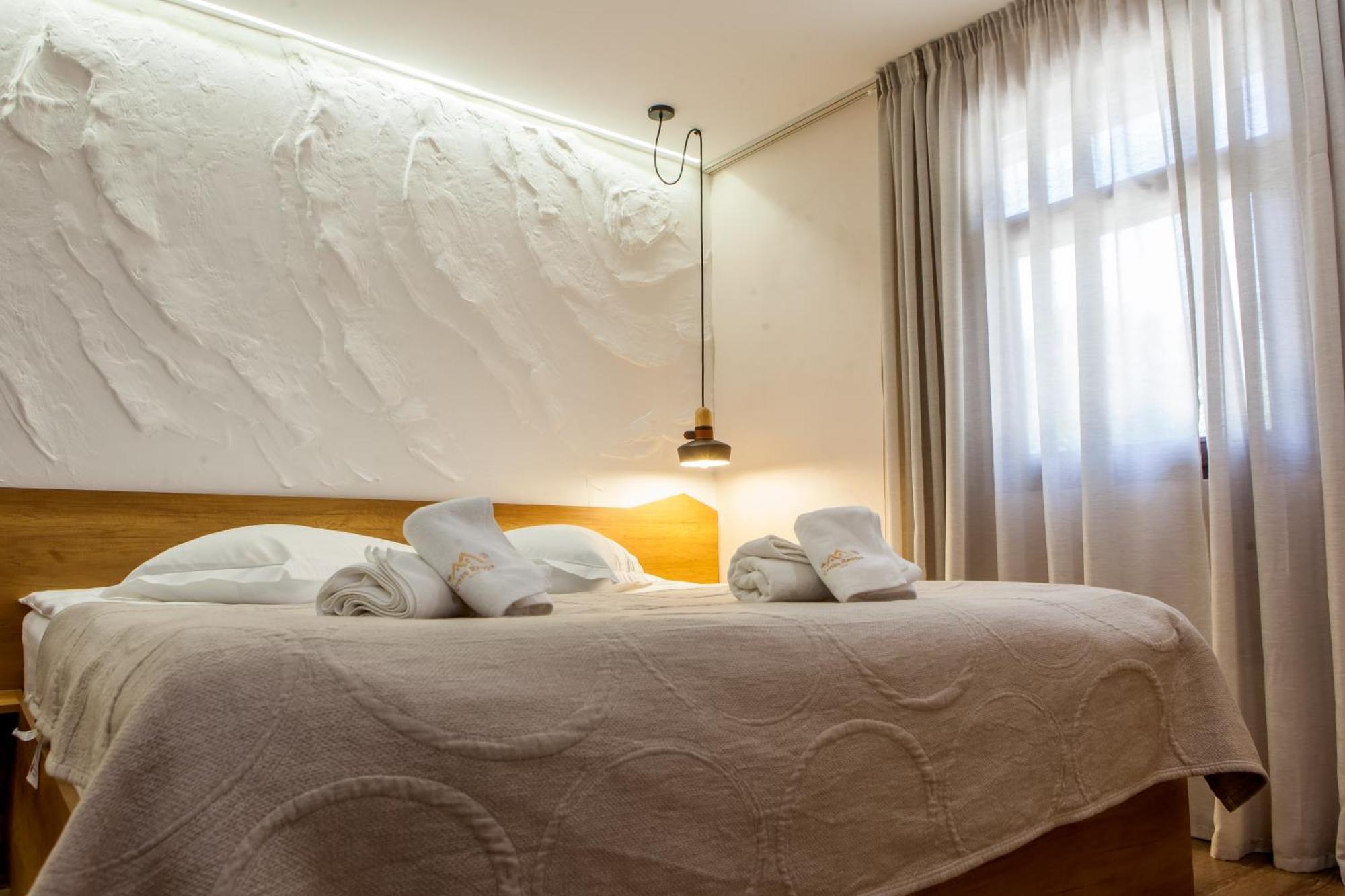 Cross Resort Hotel Jerevan Eksteriør billede